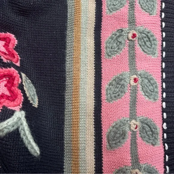 90s  Susan Bristol Black Sweater with Pink Floral Design - Picture 9 of 9